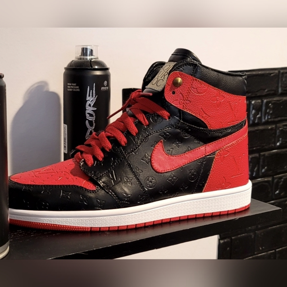 AJ 1 CUSTOMS